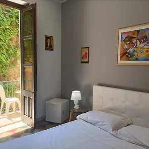 Bed & Breakfast Ortigia Basic -locazione Turistica